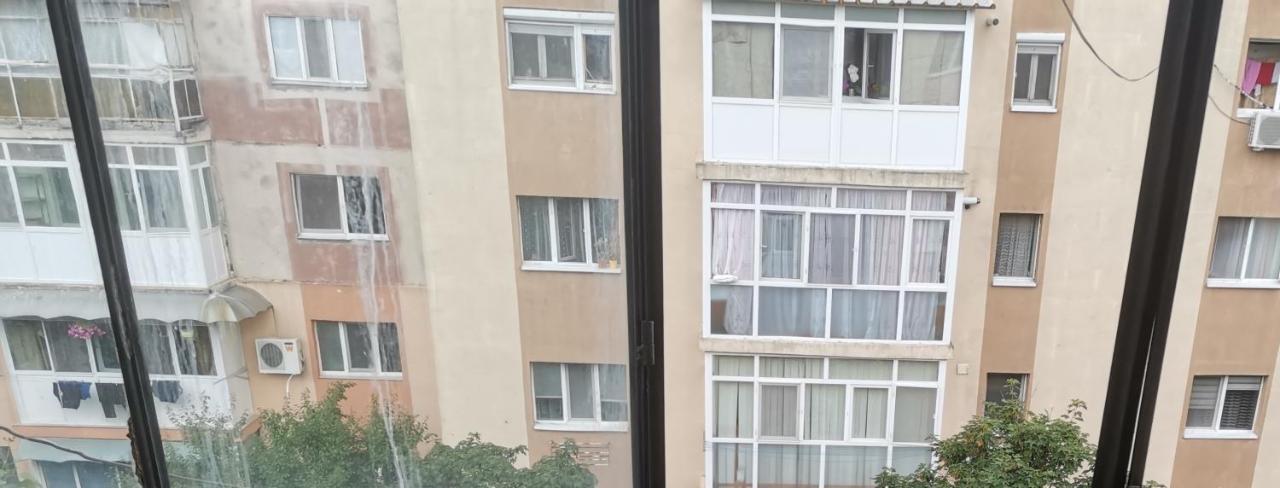 Bloom Box Apartments Craiova Bagian luar foto