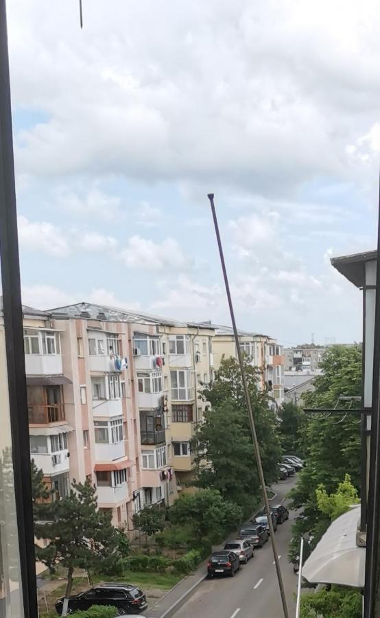 Bloom Box Apartments Craiova Bagian luar foto