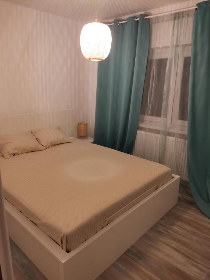 Bloom Box Apartments Craiova Bagian luar foto